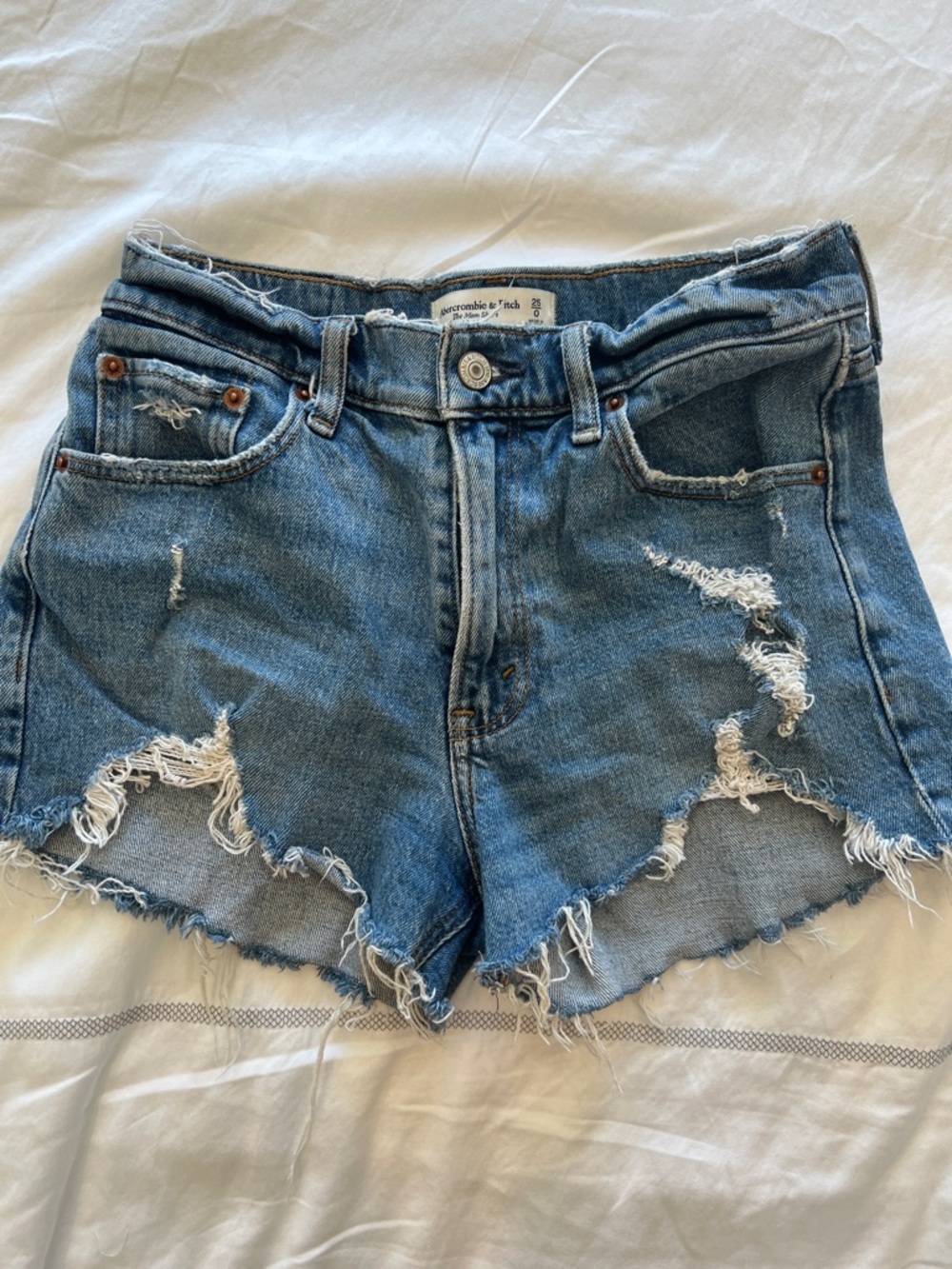 Abercrombie & Fitch Blue Distressed Frayed Denim Shorts size 25/0